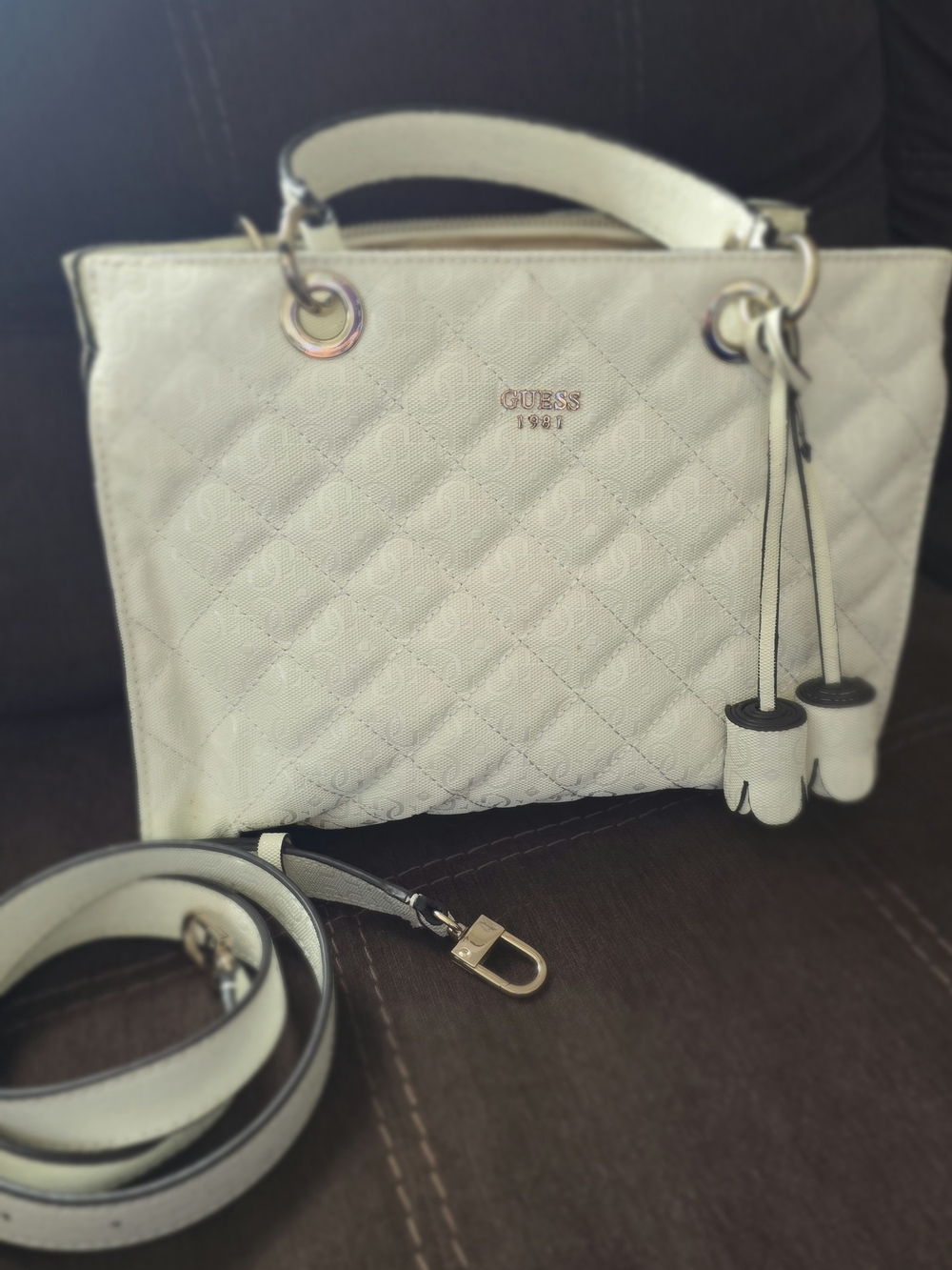 GUESS Quilted White Tote Bag with Detachable Strap